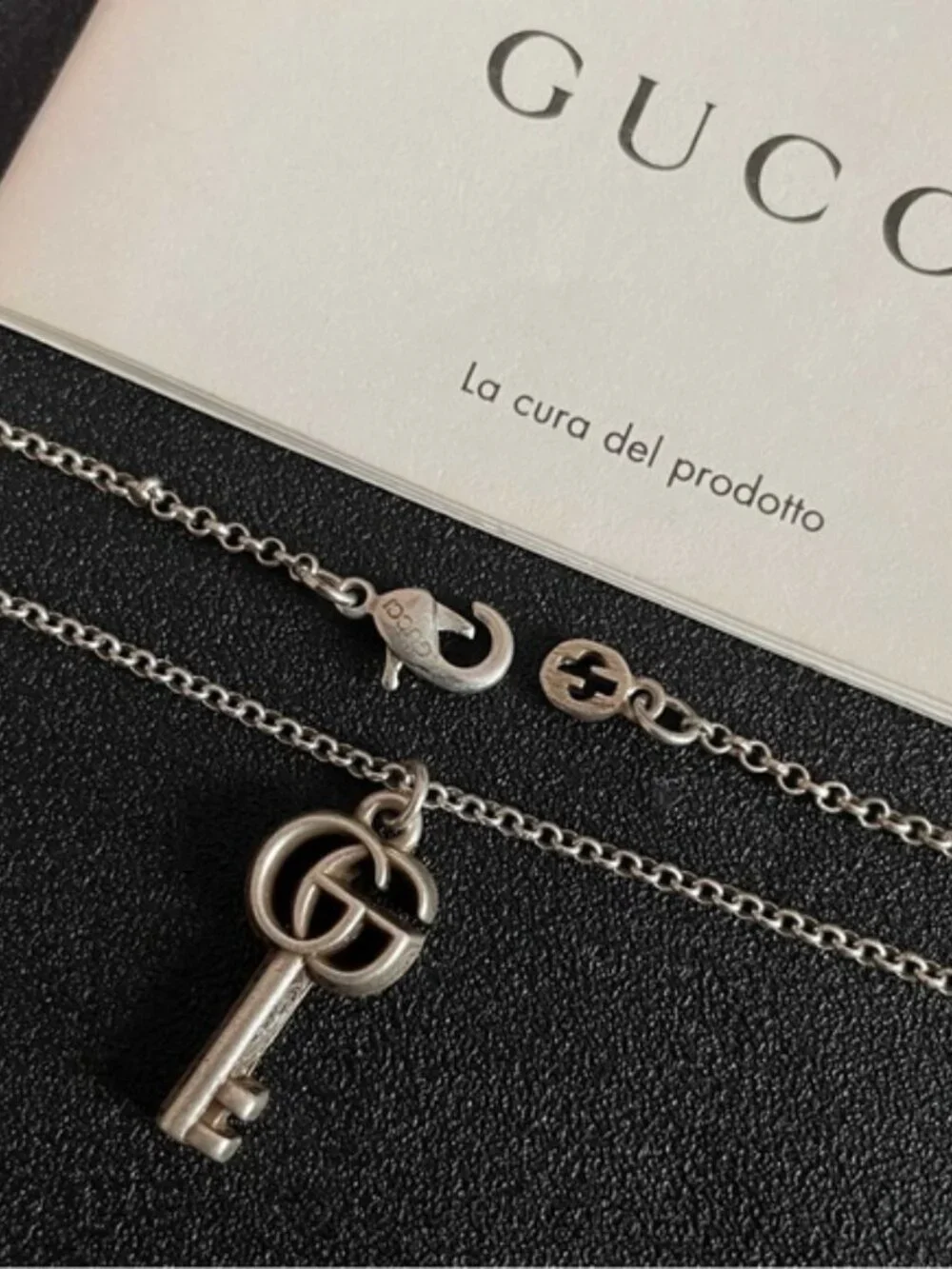 Gucci Ornate Silver Key Necklace - Picture 4 of 4